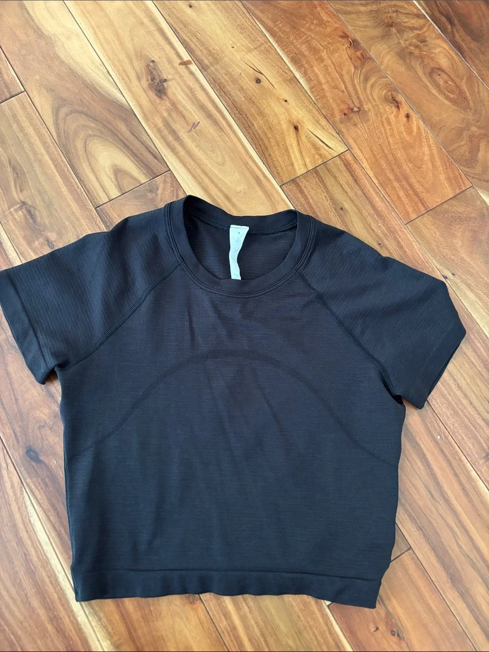 lululemon athletica Black Short Sleeve cropped Crew Top